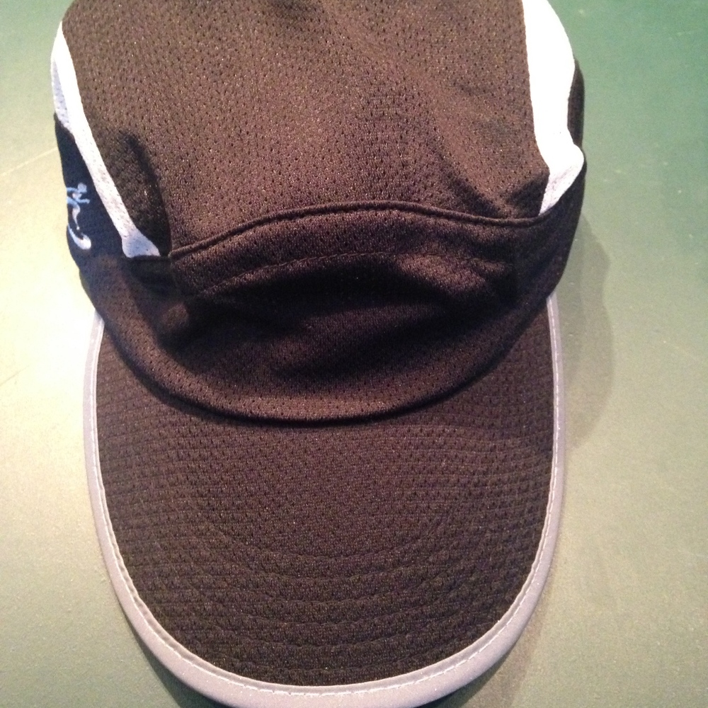 Black and white running hat